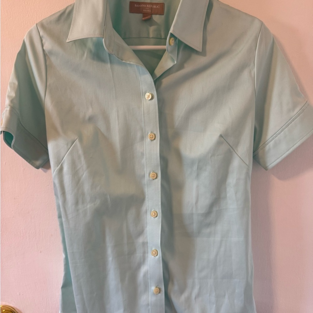Banana Republic Non Iron Button Down Top Short Sleeves Shirt Mint Green Office